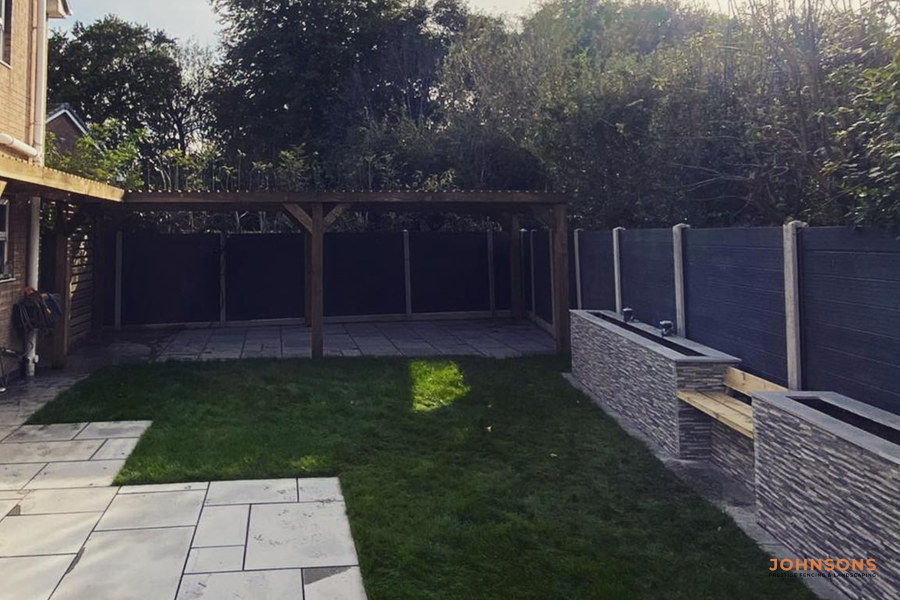 privacy fencing border