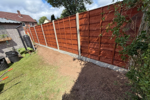 Heavy Duty Waney Lap Fencing Installation