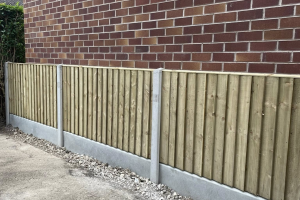 How to Secure Fencing in Harsh Weather Conditions